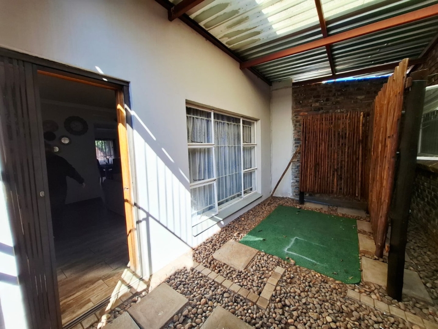 5 Bedroom Property for Sale in Wilgehof Free State